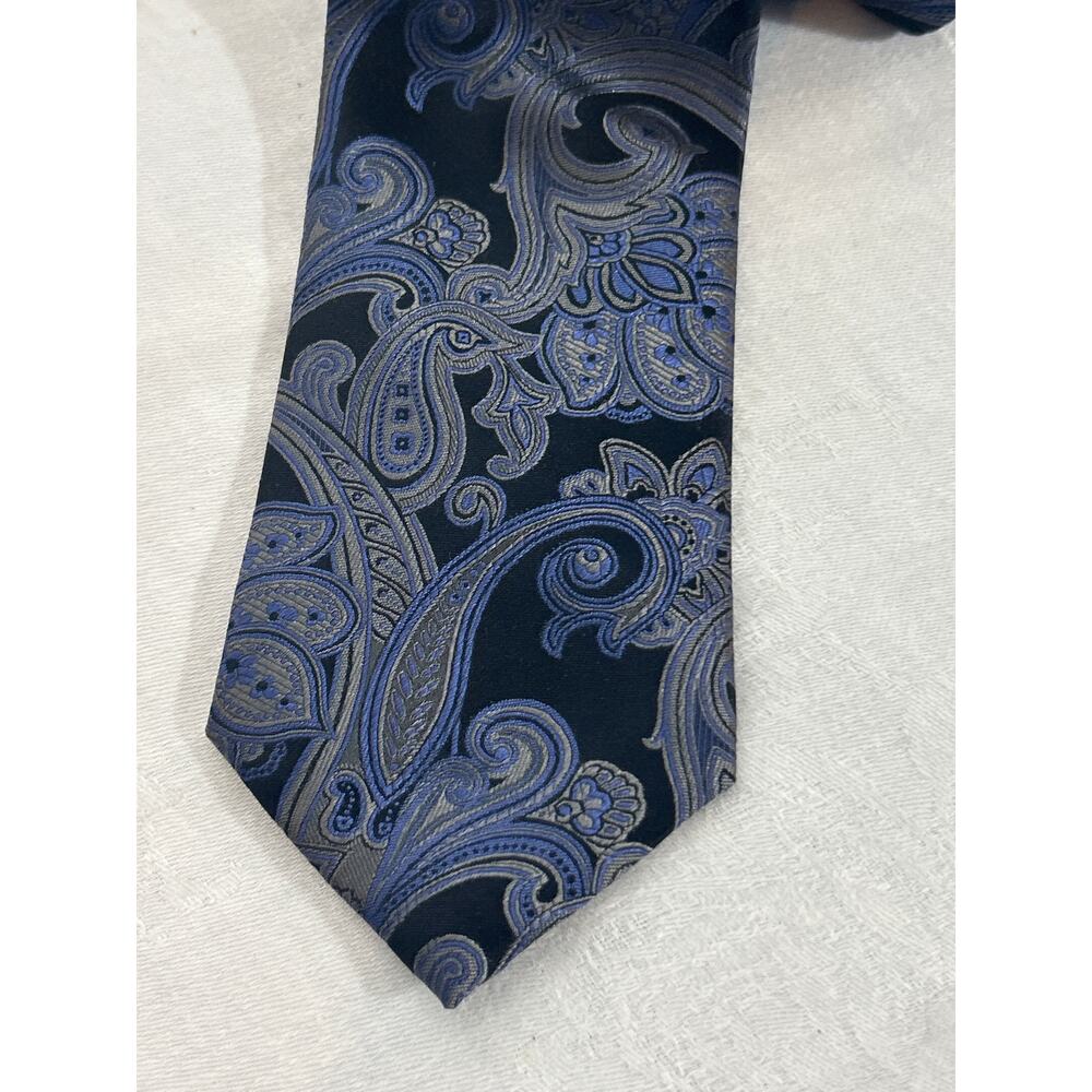 Donald J Trump Tie Blue Black Paisley Signature Collection 100% Silk - Picture 2 of 5
